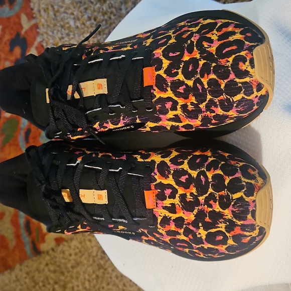 Brooks Launch  9 Leopard Print Running Shoes Women's Sz 10 - Picture 3 of 7